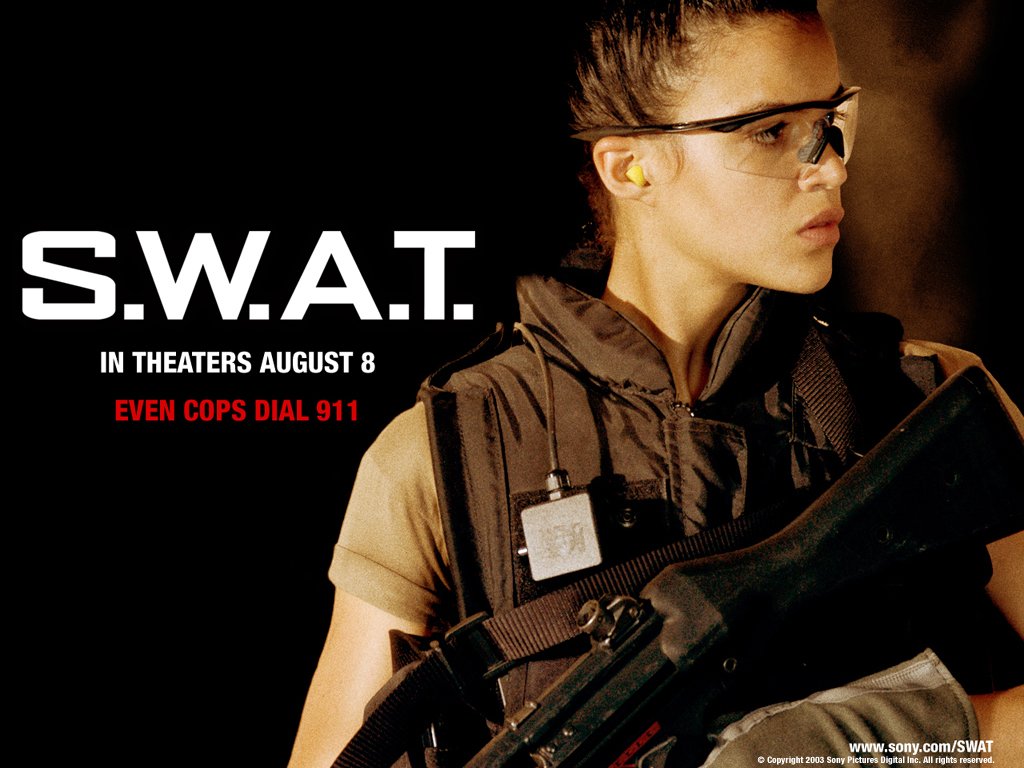 Cliquez droit puis faites - Etablir entant qu'lment d'arrire-plan - pour faire de l'image 3.jpg du film [Swat] votre fond d'cran! Les images sont la proprit de leurs auteurs respectifs, elles sont destines  un usage priv uniquement.